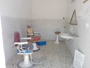 Parrucchiere nel carcere dell'Asinara -    foto di Loredana